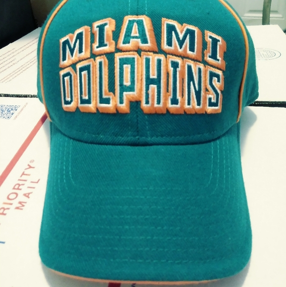 π MIAMI DOLPHINS OFFICIAL TEAM SHOES & CAP,LIKEπNEW!,Size 11.π - Picture 6 of 16